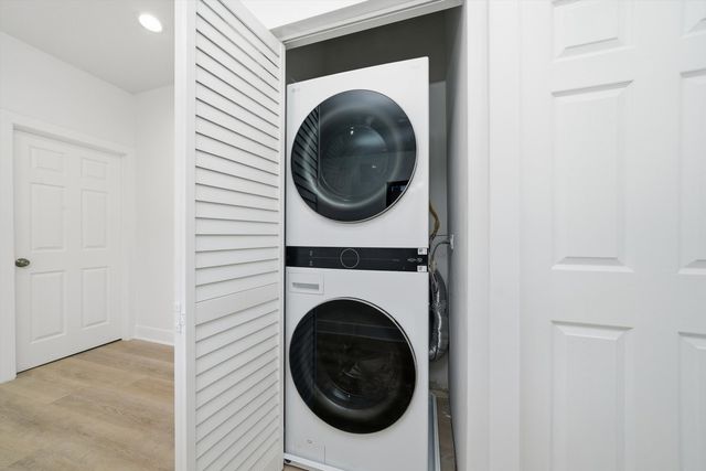 6409 S Albany Avenue, Chicago, IL 60629