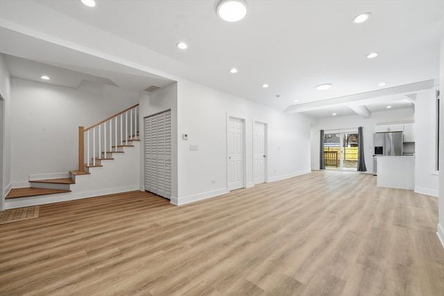 6409 S Albany Avenue, Chicago, IL 60629