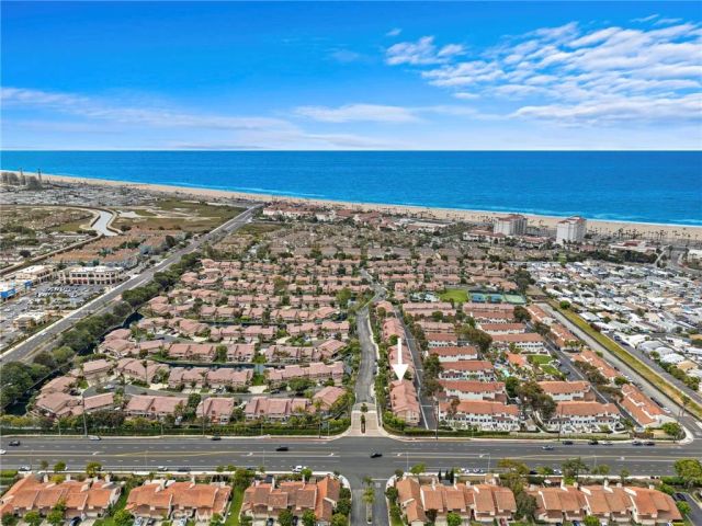 21038 Poolside, Huntington Beach, CA 92648