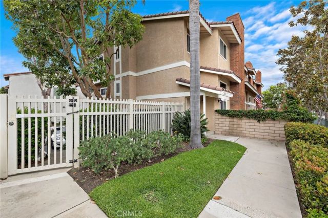 21038 Poolside, Huntington Beach, CA 92648