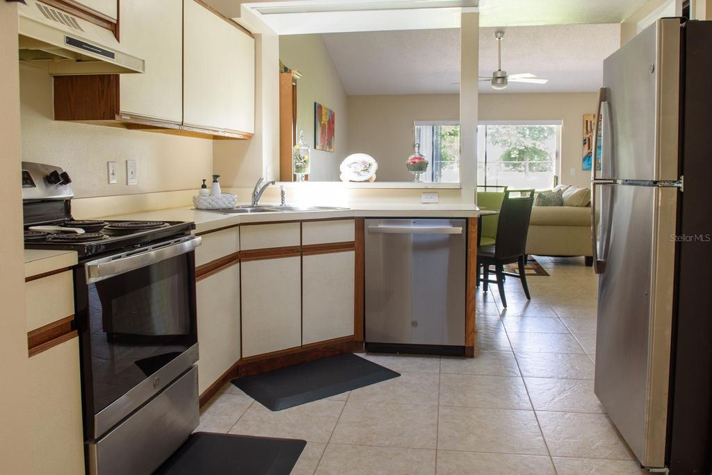 Image 4 of property listing at 13329 LAVER LANE, Orlando, FL 32824
