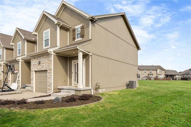 201 N LAUREL Street, Gardner, KS 66030