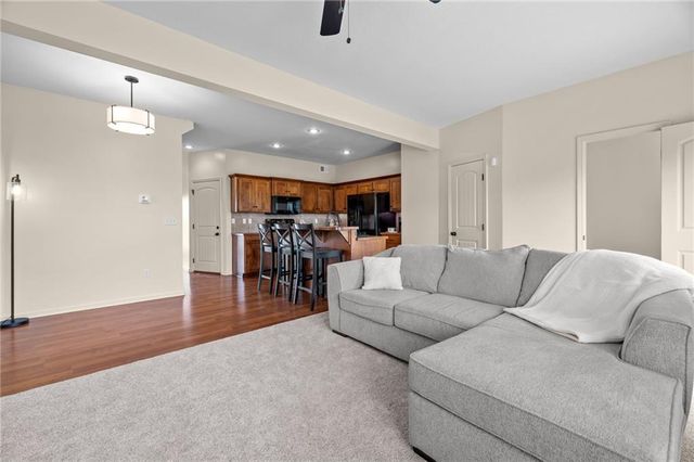 201 N LAUREL Street, Gardner, KS 66030