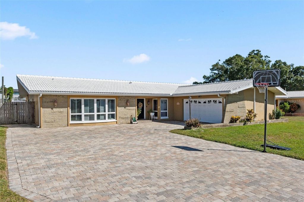 2020 CORONET LANE, Clearwater, FL 33764