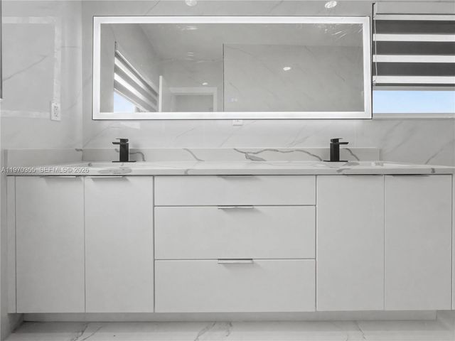 1530 SW 24th Ave, Miami, FL 33145