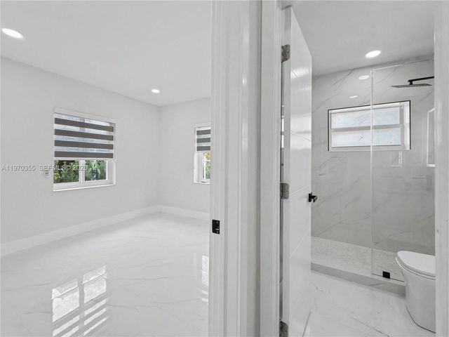 1530 SW 24th Ave, Miami, FL 33145