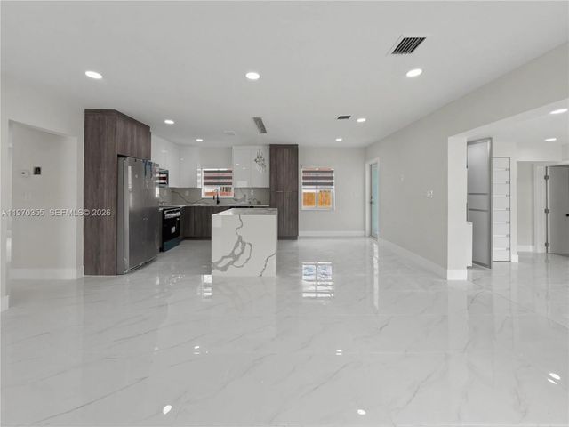 1530 SW 24th Ave, Miami, FL 33145