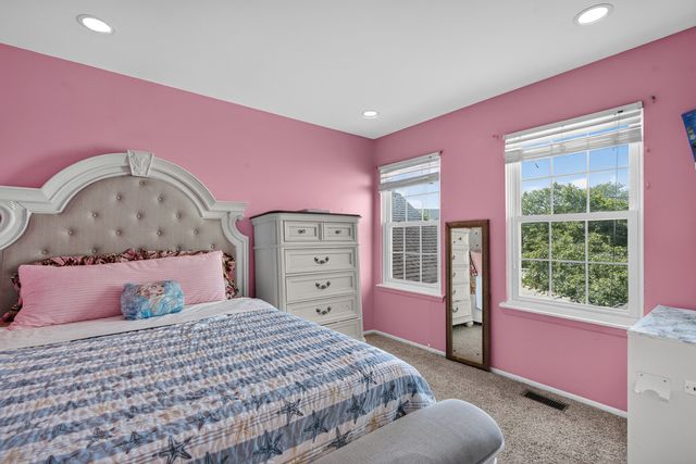 197 Rob Roy Court, Schaumburg, IL 60194