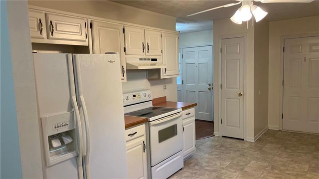 995 Old Spring Way, Sugar Hill, GA 30518