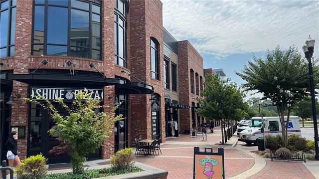 995 Old Spring Way, Sugar Hill, GA 30518