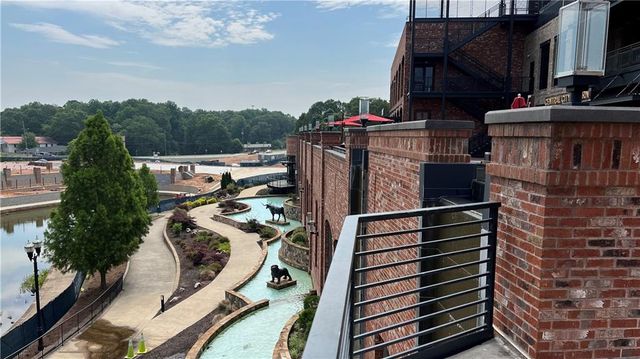 995 Old Spring Way, Sugar Hill, GA 30518