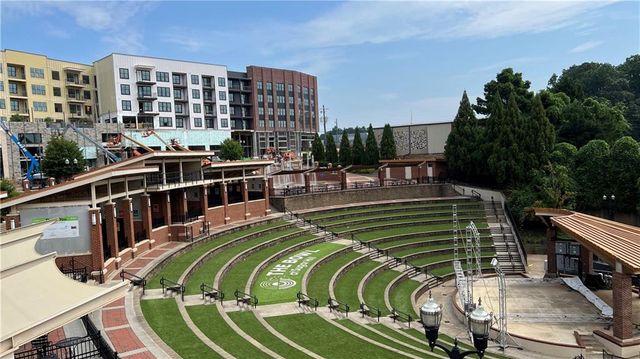 995 Old Spring Way, Sugar Hill, GA 30518