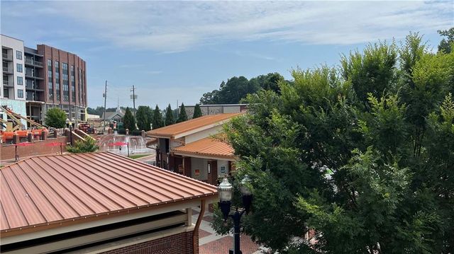 995 Old Spring Way, Sugar Hill, GA 30518