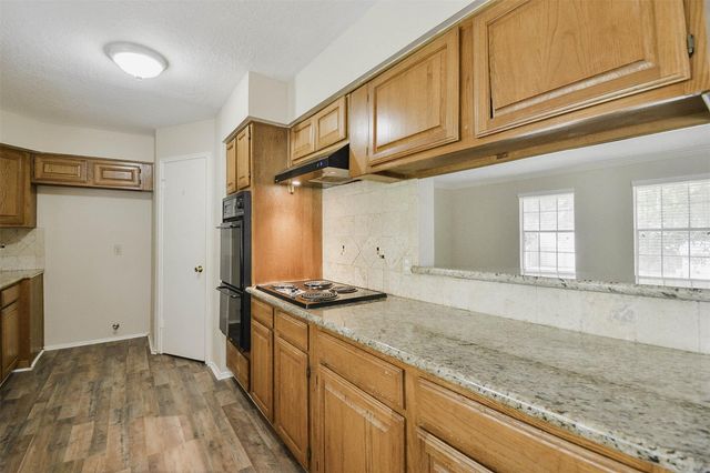 2915 Valley Rose Drive, Kingwood, TX 77339