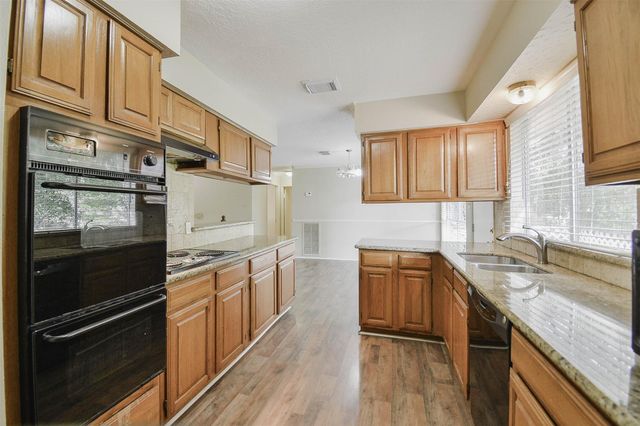 2915 Valley Rose Drive, Kingwood, TX 77339