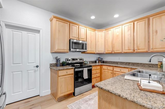 8853 Edinburgh Circle, Highlands Ranch, CO 80129