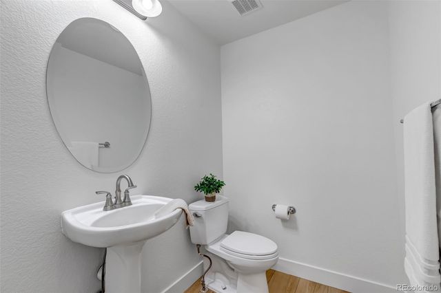 8853 Edinburgh Circle, Highlands Ranch, CO 80129