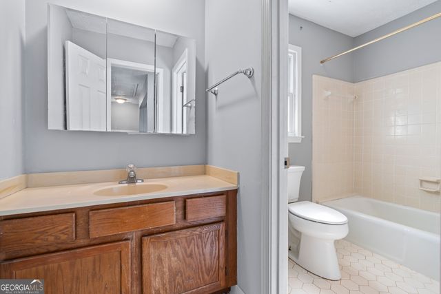 586 Clubland Circle SE, Conyers, GA 30094