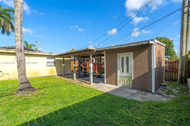 4873 SW 44th Ter, Dania Beach, FL 33314