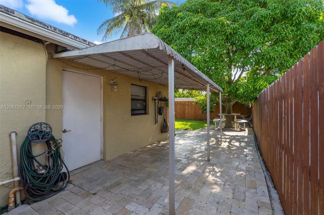 4873 SW 44th Ter, Dania Beach, FL 33314