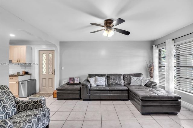 4873 SW 44th Ter, Dania Beach, FL 33314