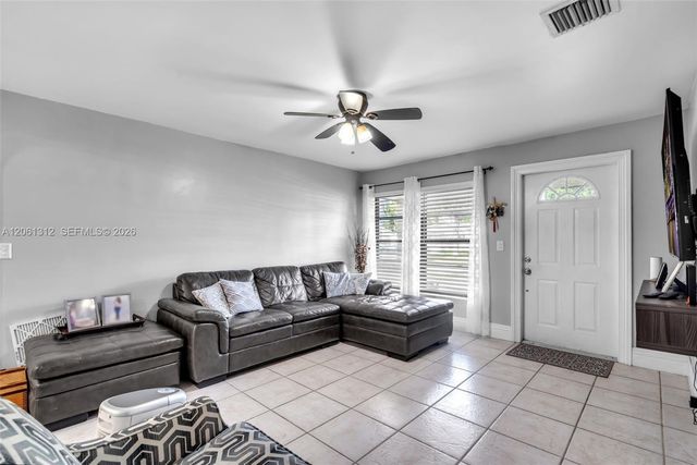 4873 SW 44th Ter, Dania Beach, FL 33314