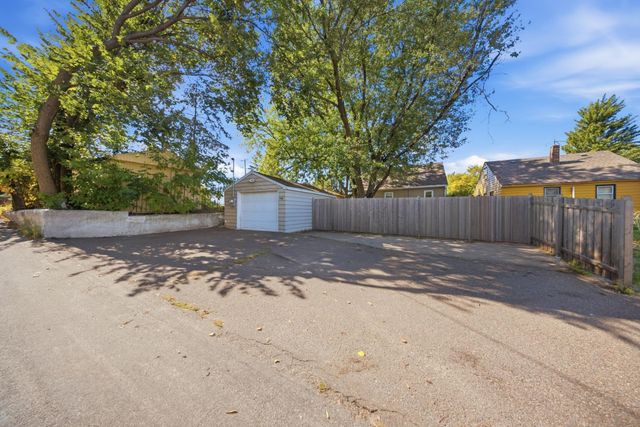 1446 Dale Street N, Saint Paul, MN 55117