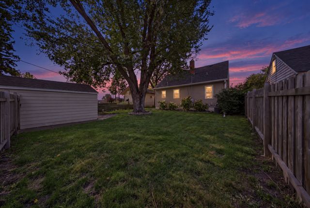 1446 Dale Street N, Saint Paul, MN 55117