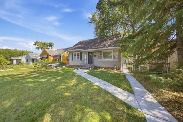1446 Dale Street N, Saint Paul, MN 55117