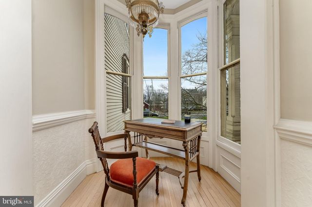 68 W MAIN ST, Clinton, NJ 08809