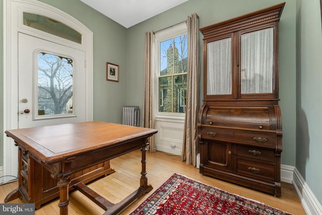 68 W MAIN ST, Clinton, NJ 08809