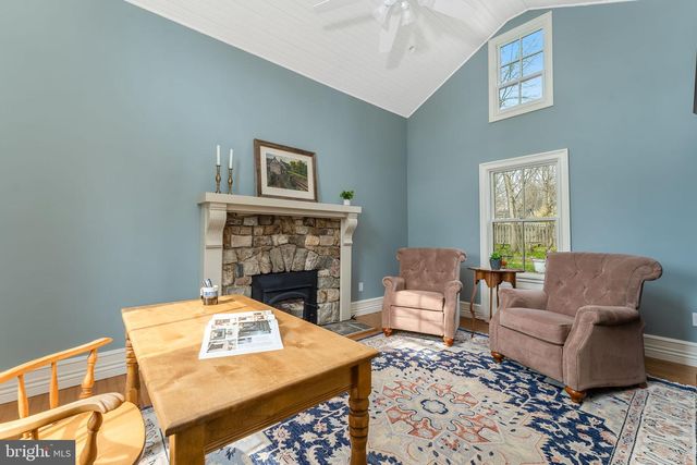 68 W MAIN ST, Clinton, NJ 08809