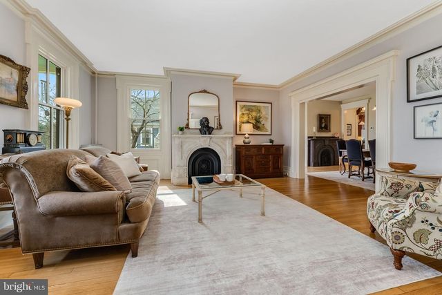 68 W MAIN ST, Clinton, NJ 08809