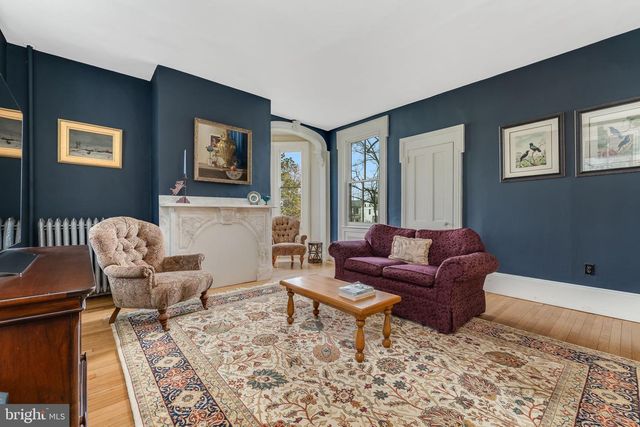 68 W MAIN ST, Clinton, NJ 08809