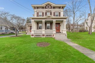 68 W MAIN ST, Clinton, NJ 08809