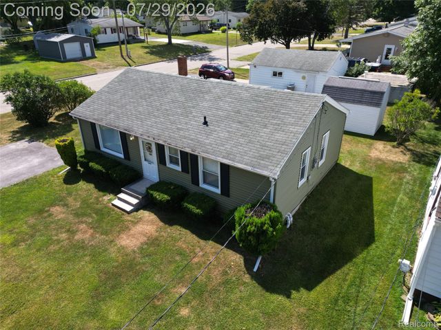 6212 Roberta Street, Burton, MI 48509