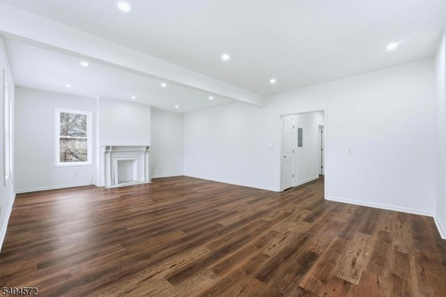 75 Washington St, East Orange City, NJ 07017