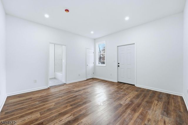 75 Washington St, East Orange City, NJ 07017