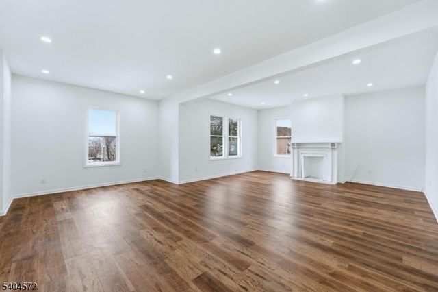 75 Washington St, East Orange City, NJ 07017