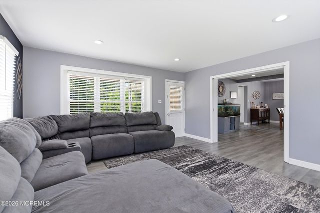 134 Lakeside Boulevard, Hamilton, NJ 08610