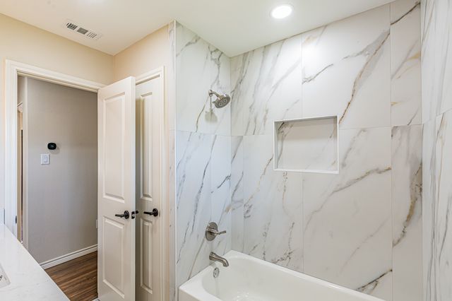 5700 Tracyne Drive, Westworth Village, TX 76114