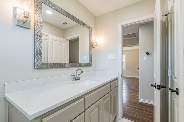 5700 Tracyne Drive, Westworth Village, TX 76114