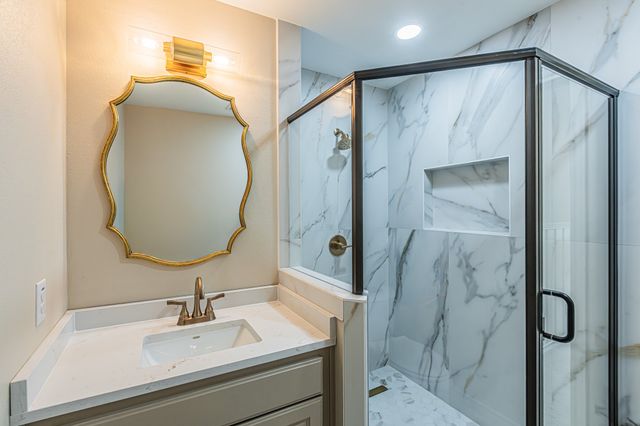 5700 Tracyne Drive, Westworth Village, TX 76114