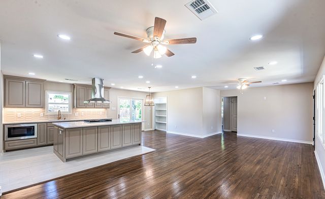 5700 Tracyne Drive, Westworth Village, TX 76114