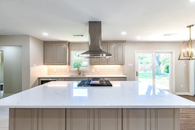 5700 Tracyne Drive, Westworth Village, TX 76114