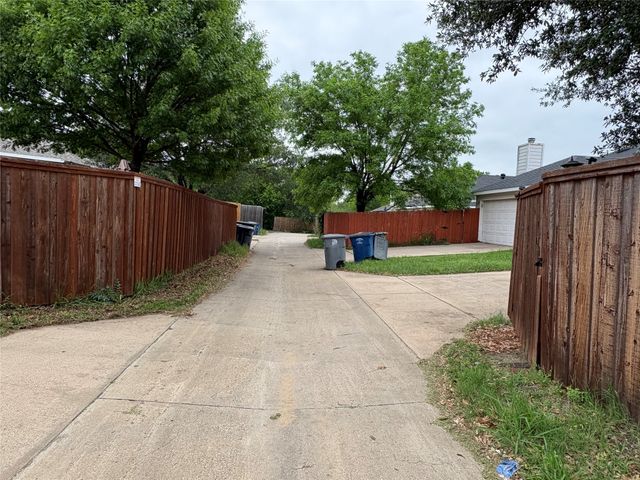 7810 Sickle Circle, Dallas, TX 75241