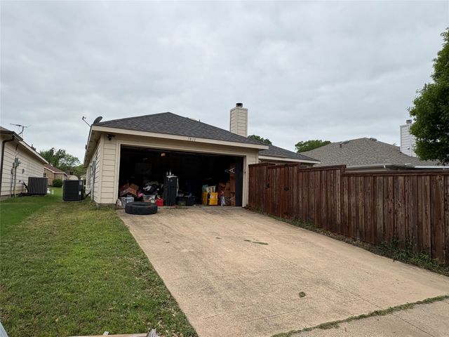 7810 Sickle Circle, Dallas, TX 75241