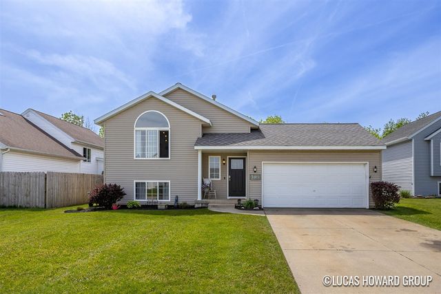 341 Pioneer Trail, Cedar Springs, MI 49319