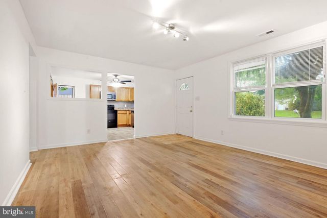50 CAMBRIDGE AVE, Sicklerville, NJ 08081