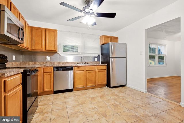 50 CAMBRIDGE AVE, Sicklerville, NJ 08081
